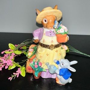 Vintage Cottagecore Mother Bunny Rabbit trinket holder